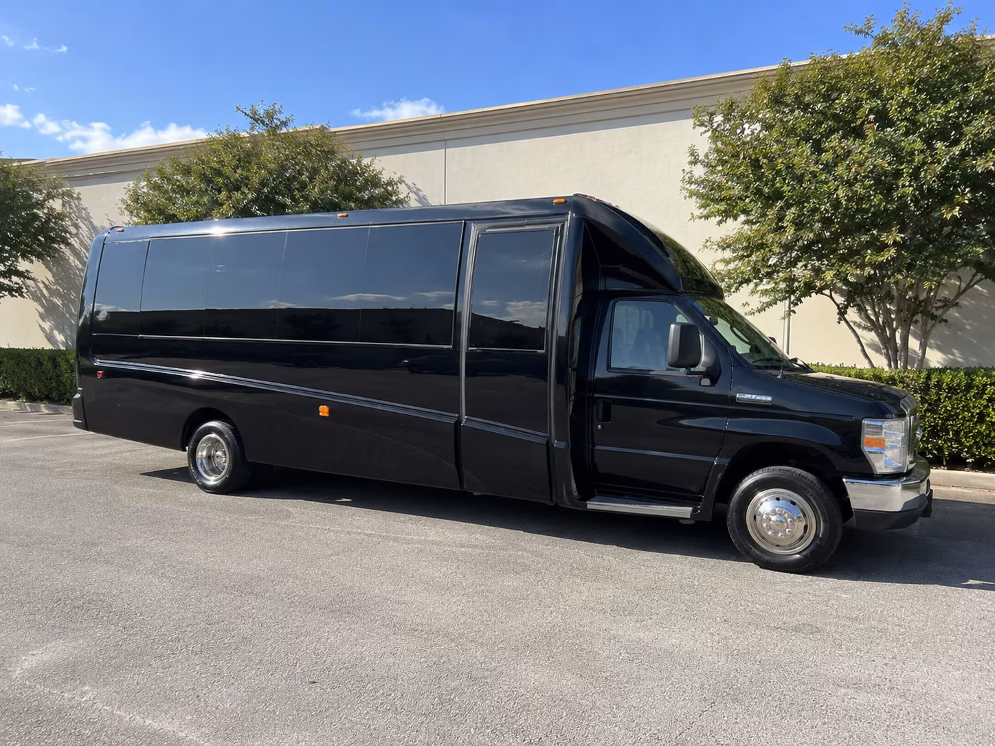 rent a party bus in mcallen for the prom night your group deserves
