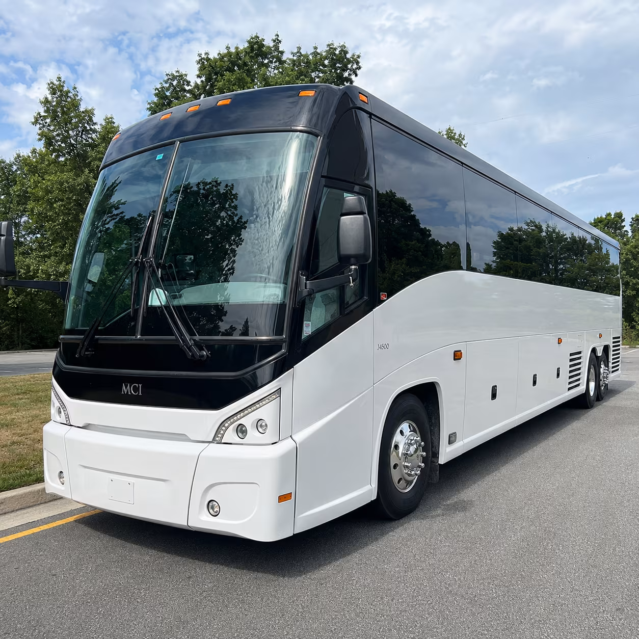 shuttle buses for international travelers crossing between mcallen and monterrey